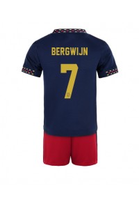 Ajax Steven Bergwijn #7 Babyklær Borte Fotballdrakt til barn 2022-23 Korte ermer (+ Korte bukser)